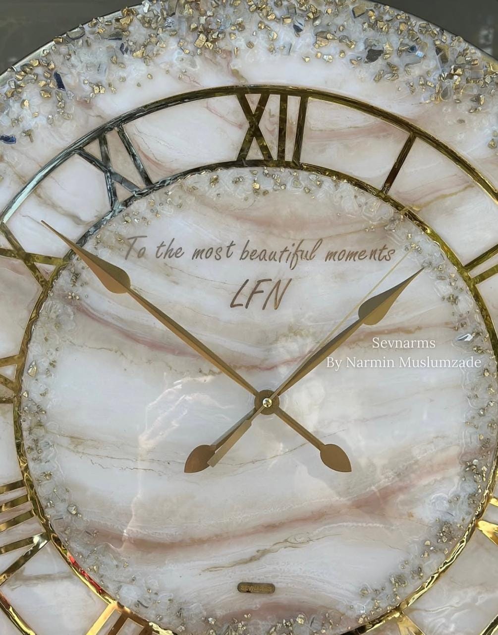 Large White Resin Wall Clock, Luxury Epoxying Wall Art, Modern Geode Resin Clock with Gold Leaf, Unique Housewarming Gift, Glam Home Decor