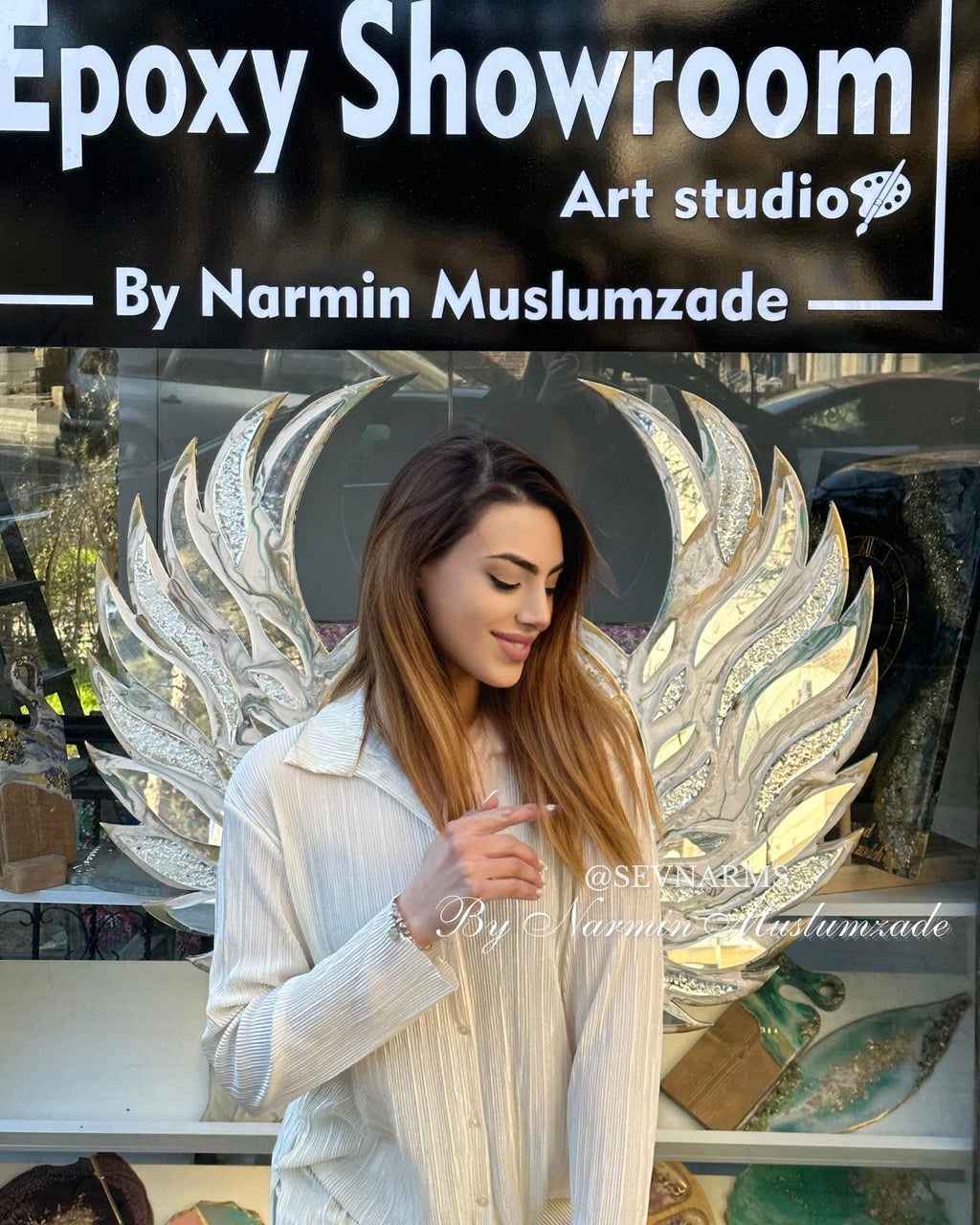 Angel Wings Resin Wall Clock, Large Mirror Wall Clock, 3D Epoxy Resin Wall Art, Luxury Gold Roman Numeral Clock, Glam Home Decor