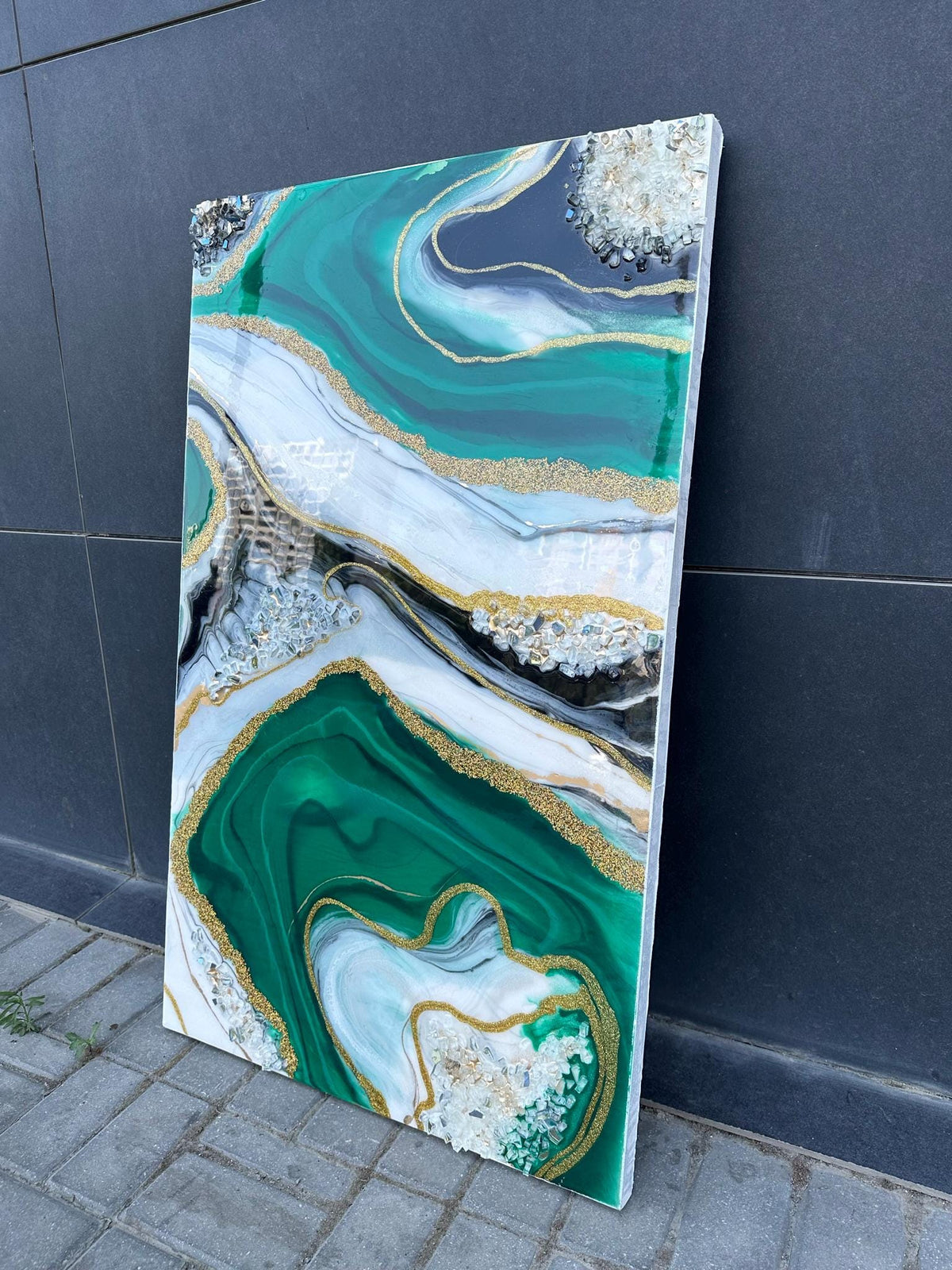 Emerald Green Geode Resin Art, Epoxy Resin Slice Painting with Crystals and Gold Accents, Custom Modern Wall Decor