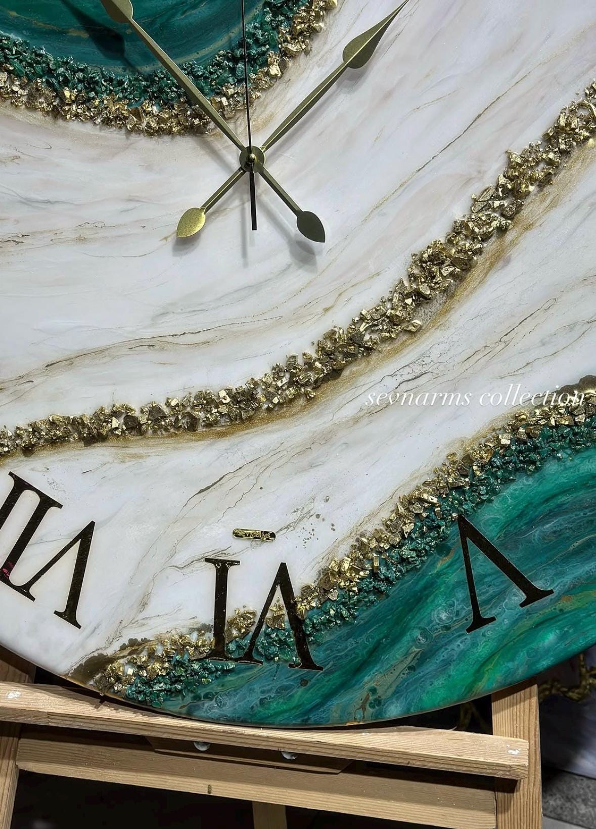Handmade Emerald Green and Gold Resin Wall Clock, Geode Epoxy Clock , Large Luxury Marble Effect Home Decor, Unique Gift