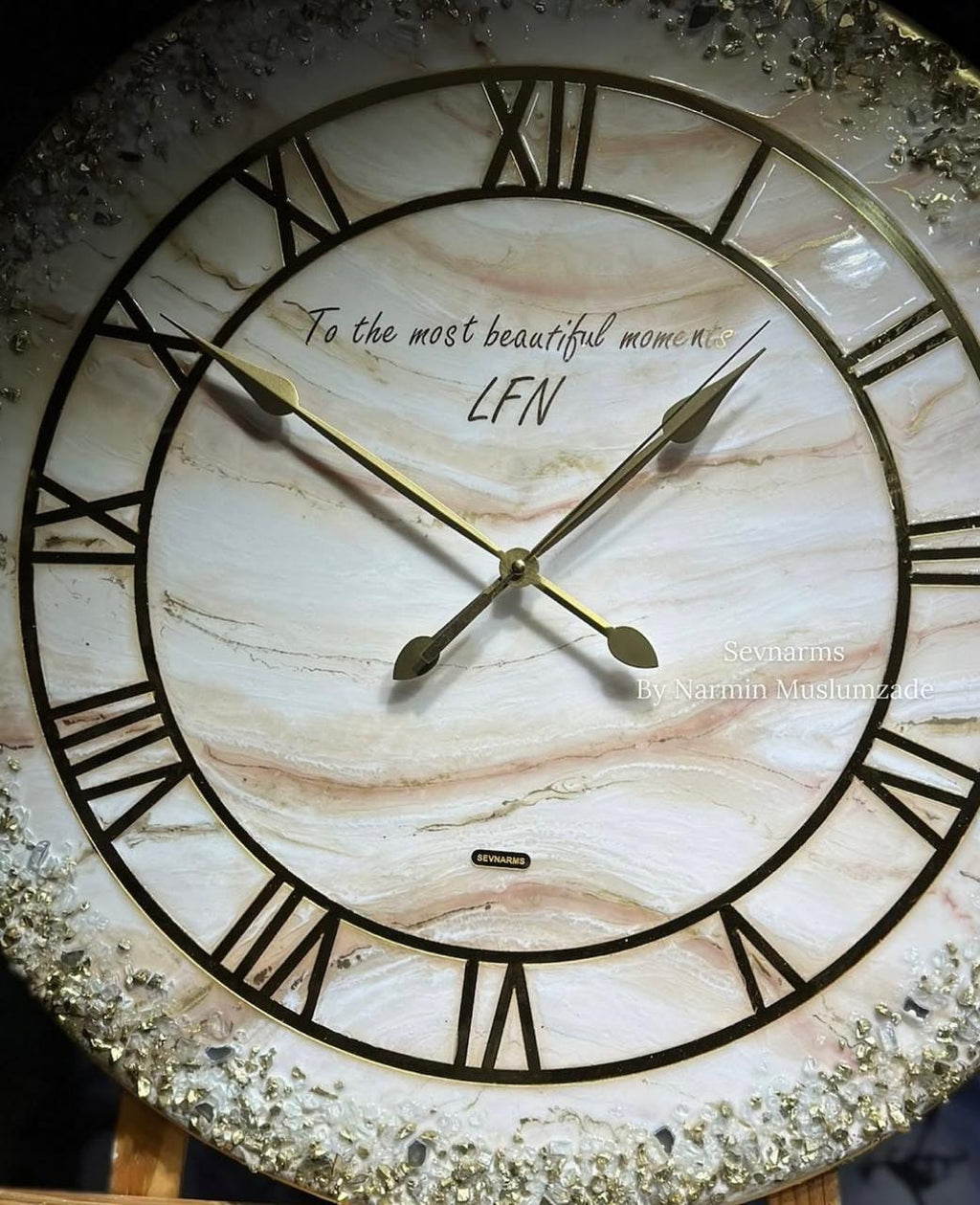 Large White Resin Wall Clock, Luxury Epoxying Wall Art, Modern Geode Resin Clock with Gold Leaf, Unique Housewarming Gift, Glam Home Decor